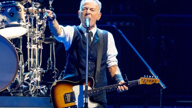 Bruce Springsteen Again Calls Out 'Unfit President' Trump at Second Manchester Concert