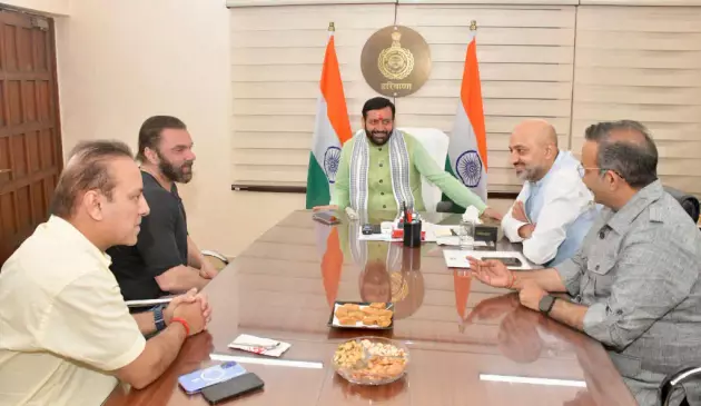 Chief Minister of Haryana, Nayab Singh Saini with Bollywood actor Sohail Khan and Karan Gilhotra, Chairman of PHDCCI. 
