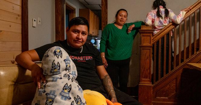 Luis Enrique Gomez García, a lumber mill worker, was held briefly at a detention center with his daughters. Their grandmother, Dámaris Dalila González, helps care for them while their mother remains in detention. 