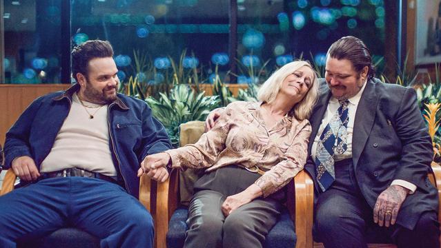 Ricky Staffieri (left), Jamie Lee Curtis and Matty Matheson in the labor-of-love episode.