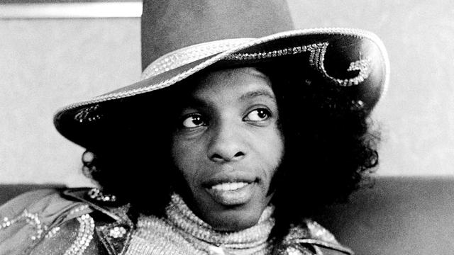 LONDON - 16th JULY: Sly Stone of Sly And The Family Stone posed in London on 16th July 1973. (Photo by Michael Putland/Getty Images)