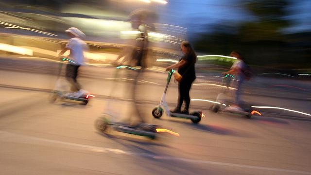 Warentest cruist: Bei einem E-Scooter bricht der Lenker - "mangelhaft"