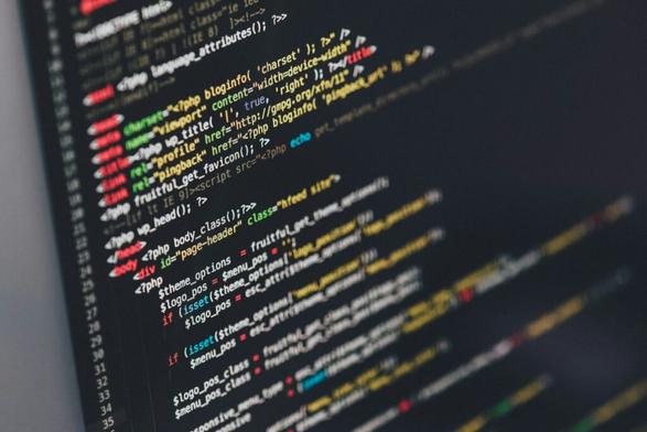 Bildschirm mit Programmiercode