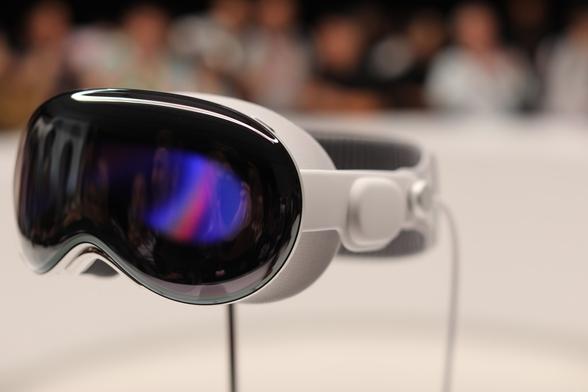 Apple Vision Pro headset Apple Vision Pro headset