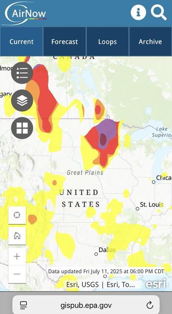 Map of air quality showing poor quality in Saskatchewan (Canada) and Eastern North Dakota/Western Minnesota (USA).