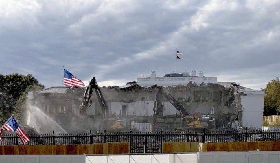 A photo of the destruction of the east wing of the White House, 21 October 2025