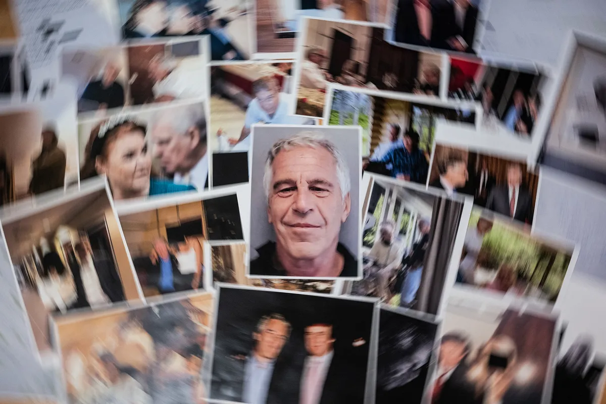 Photo from the article that shows a clear pic of Epstein in the center with blurred pics of him with Trump and others.